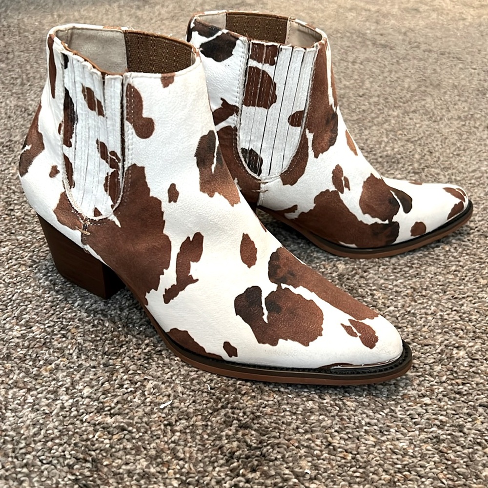 Arider Girl Suede Cow Print Ankle Boots Size 7.5